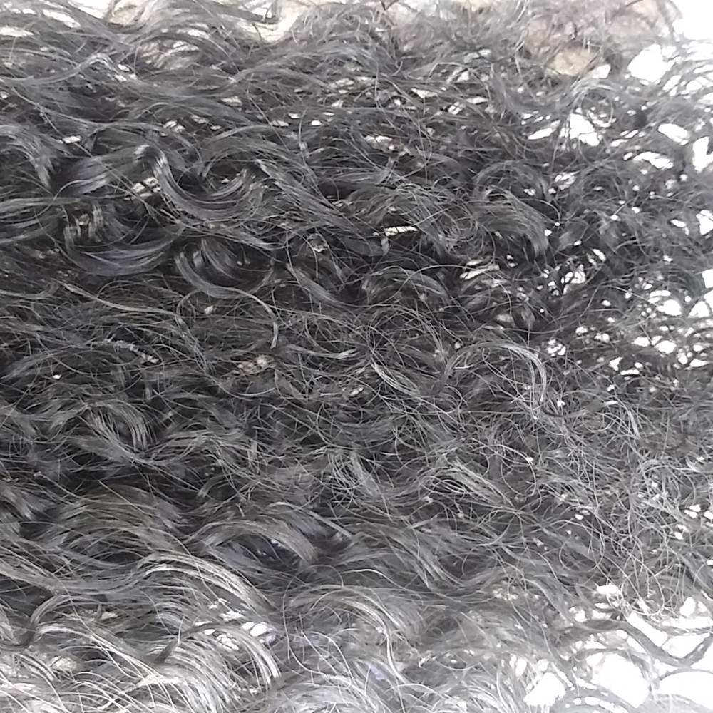 2 wigs - Picture 2 of 7